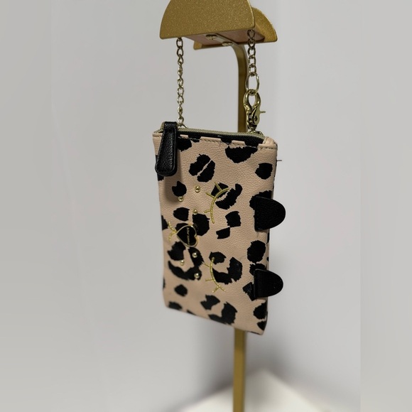 Betsey Johnson Cheetah Print Phone wristlet - Picture 1 of 5